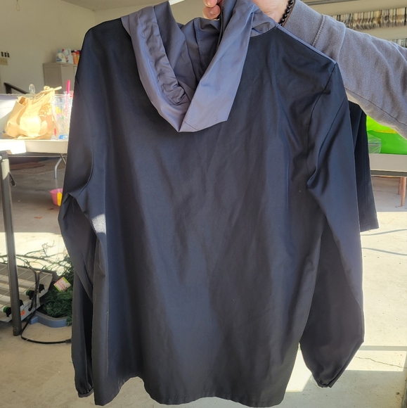 Victoria Secret wind breaker - Picture 2 of 2